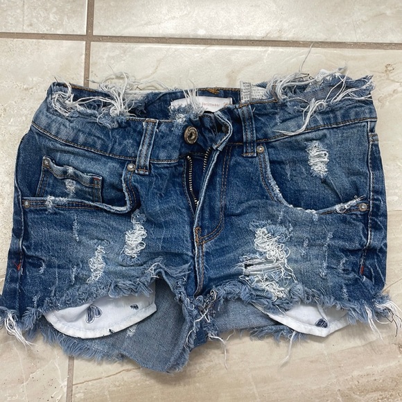 Shorts - Picture 1 of 2